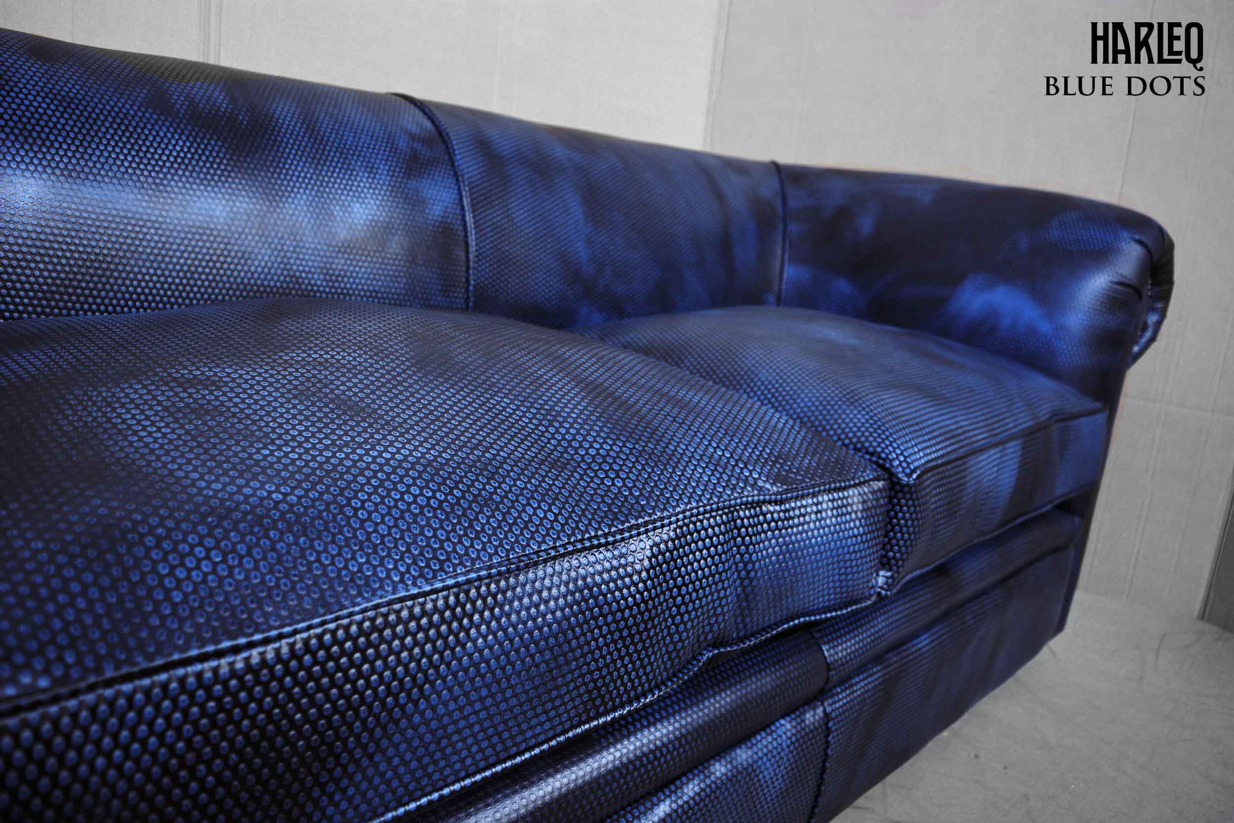 detail-chesterfield-modern-leather-blue-design-pois